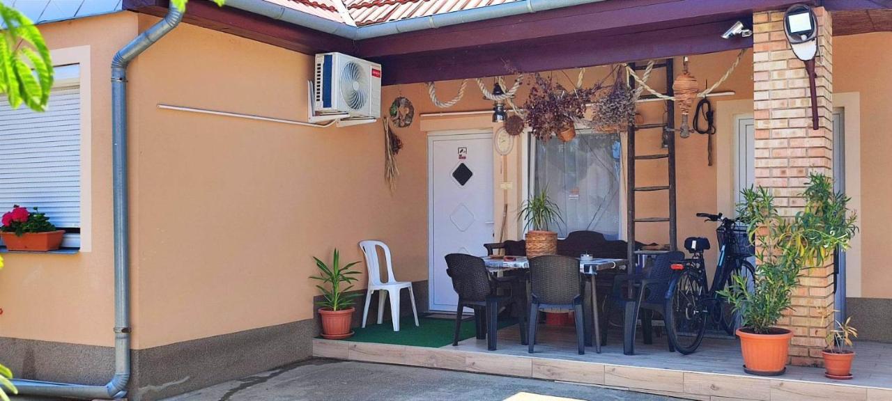 Apartament Bundik Vendeghaz Berettyóújfalu Zewnętrze zdjęcie